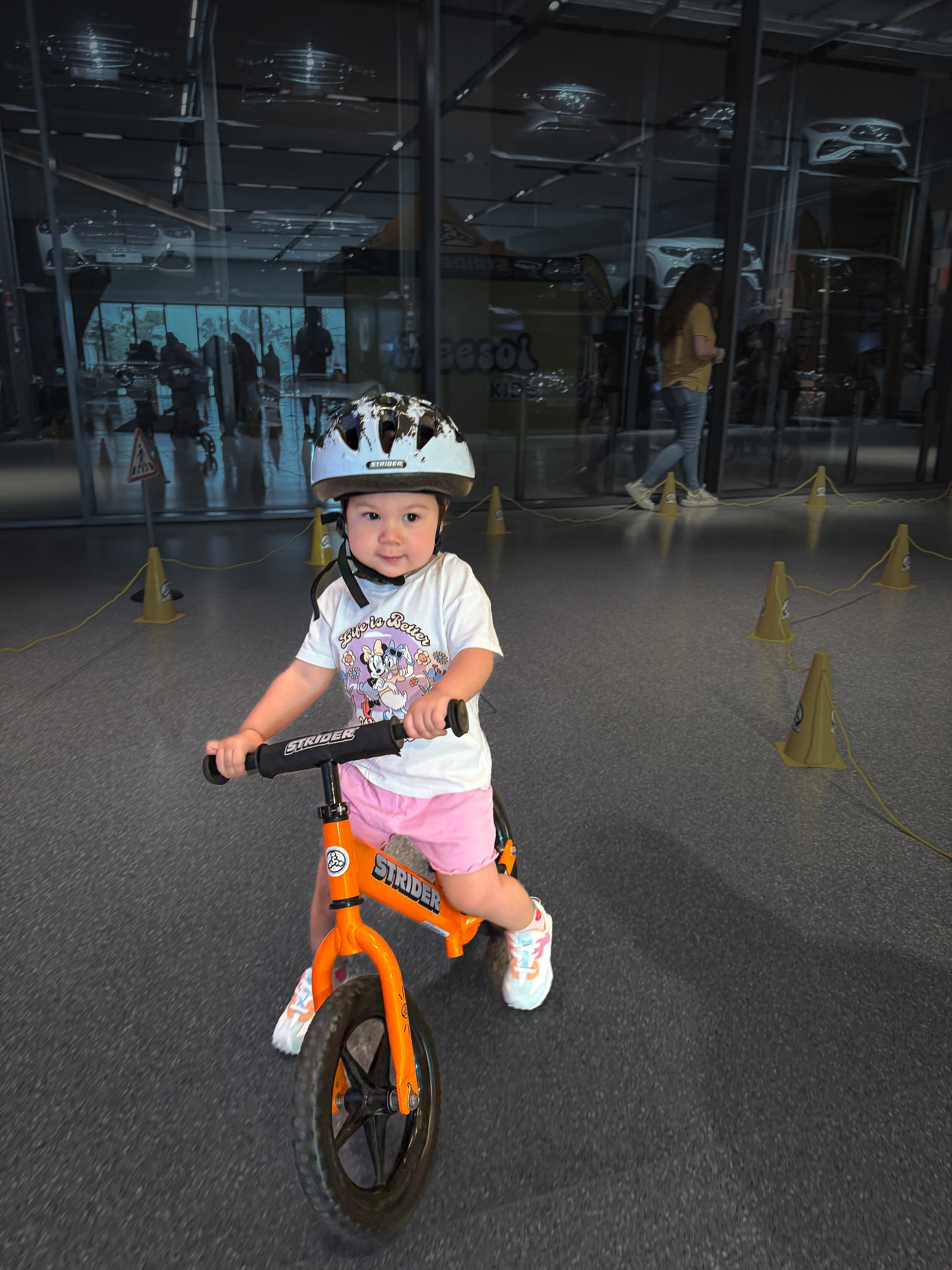 Emily In Dubai - Freesol kids